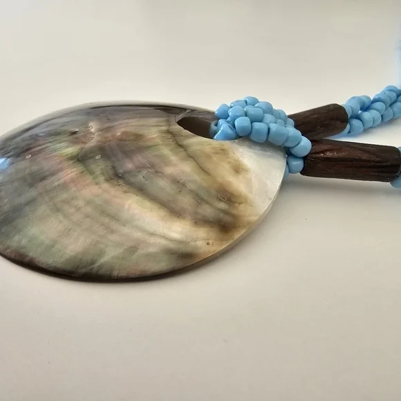 Clamshell Necklace - Picture 6 of 6
